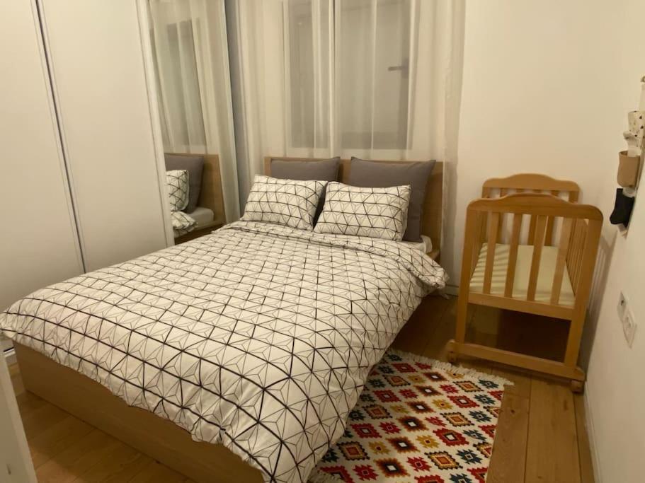 Laura Compound- Authentic 1 Bedroom Charming & Specious Тель-Авив Экстерьер фото