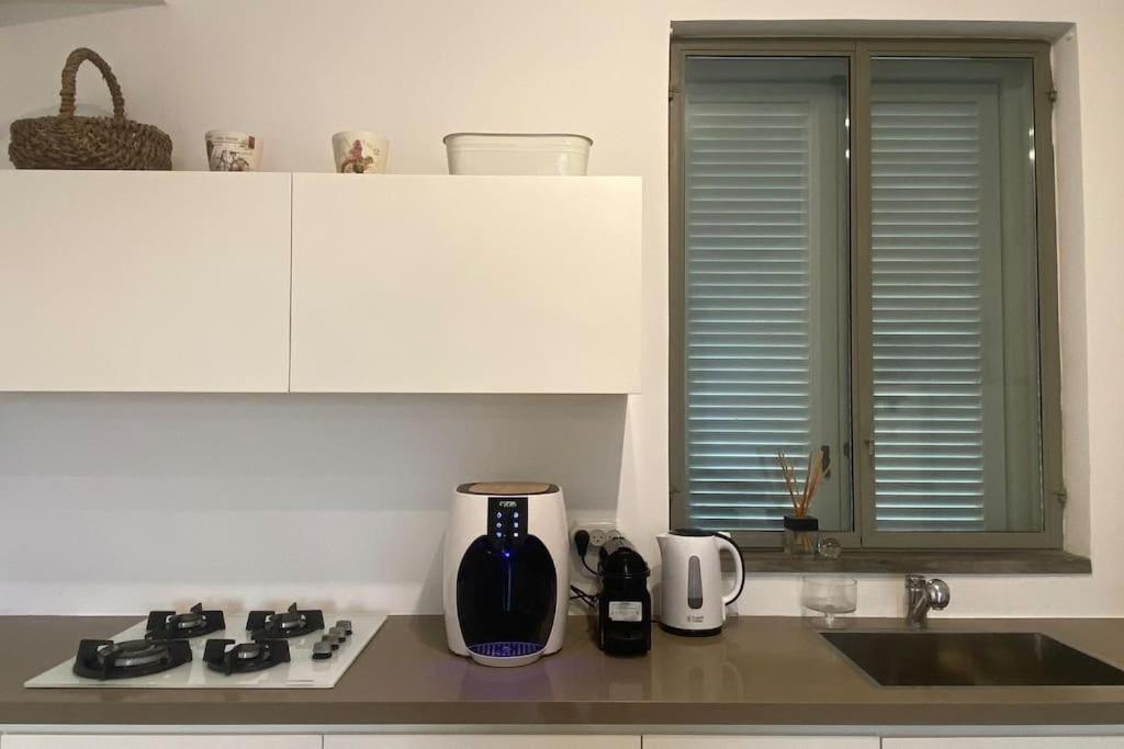 Laura Compound- Authentic 1 Bedroom Charming & Specious Тель-Авив Экстерьер фото