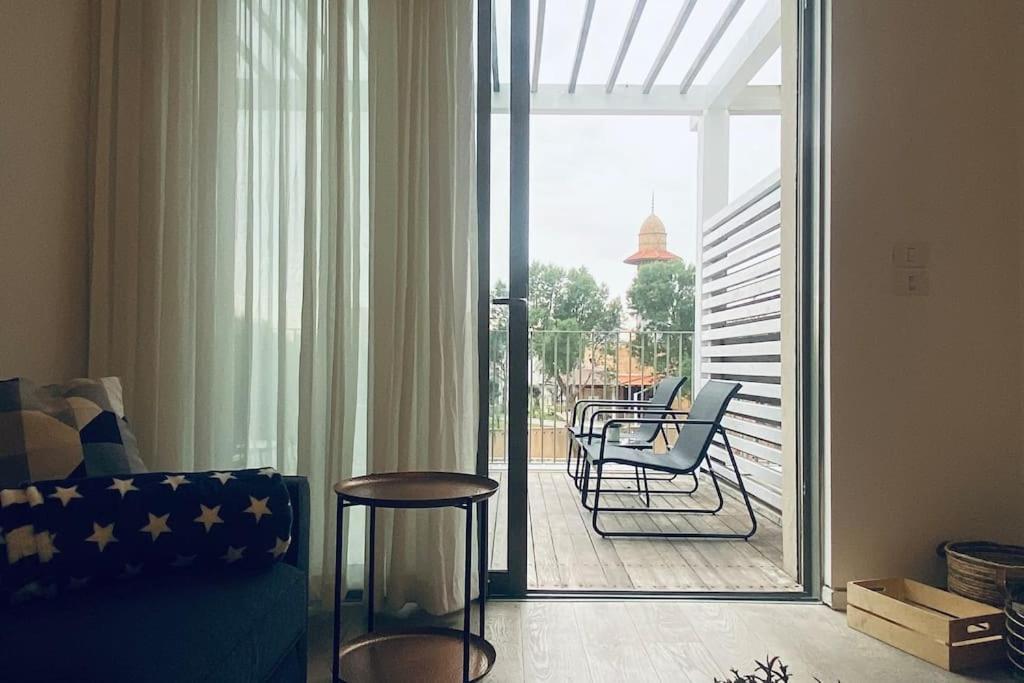 Laura Compound- Authentic 1 Bedroom Charming & Specious Тель-Авив Экстерьер фото